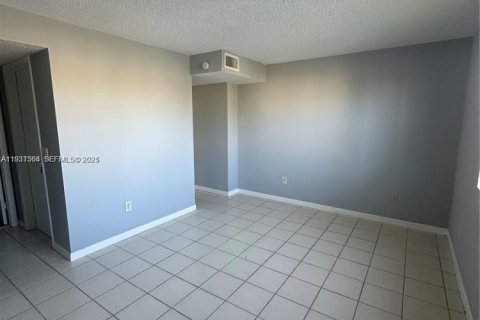 Снять в аренду кондоминиум в Хомстед, Флорида 3 спальни, 111.02м2, № 1990001 - фото 9