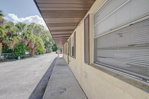 Propiedad comercial en venta en DeLand, Florida, 543.29 m2 № 2166460 - foto 3