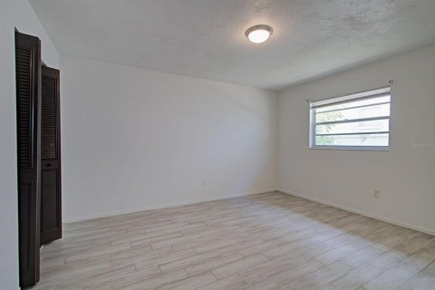 Propiedad comercial en venta en DeLand, Florida, 543.29 m2 № 2166460 - foto 16
