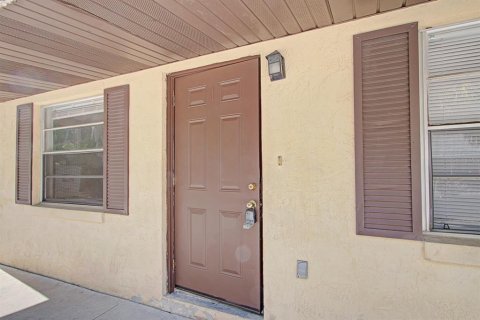 Propiedad comercial en venta en DeLand, Florida, 543.29 m2 № 2166460 - foto 2