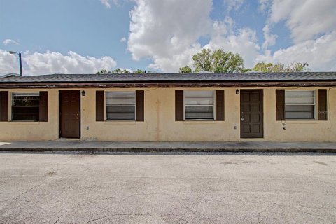 Propiedad comercial en venta en DeLand, Florida, 543.29 m2 № 2166460 - foto 4