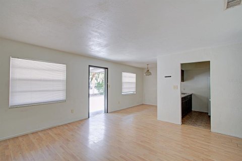 Propiedad comercial en venta en DeLand, Florida, 543.29 m2 № 2166460 - foto 22