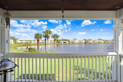Condo in Saint Petersburg, Florida, 2 bedrooms  № 1571852 - photo 26