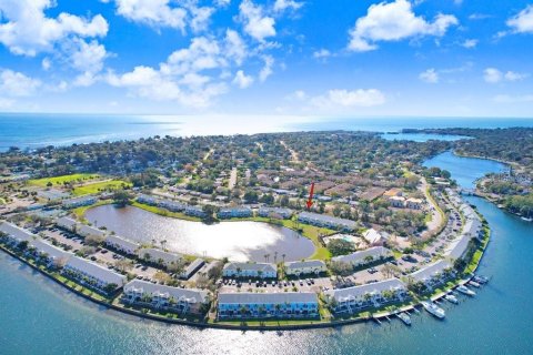 Condo in Saint Petersburg, Florida, 2 bedrooms  № 1571852 - photo 8