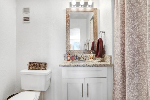 Condo in Saint Petersburg, Florida, 2 bedrooms  № 1571852 - photo 21