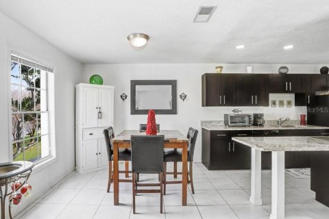 Condo in Saint Petersburg, Florida, 2 bedrooms  № 1571852 - photo 13