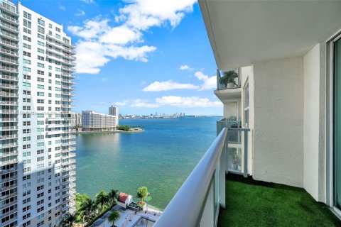 Condo in Miami, Florida, 3 bedrooms № 1974986 - photo 2
