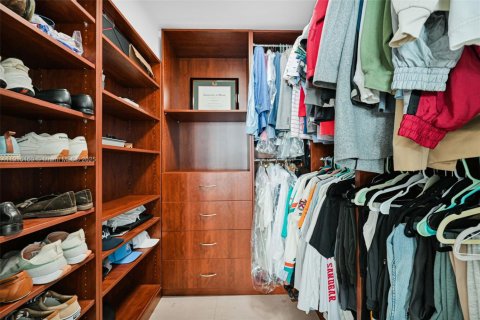 Condo in Miami, Florida, 3 bedrooms № 1974986 - photo 30