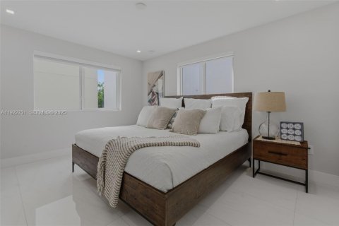 House in Key Largo, Florida 4 bedrooms, 143.44 sq.m. № 2082812 - photo 24