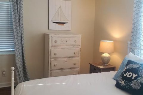 House in Saint Petersburg, Florida 3 bedrooms, 115.85 sq.m. № 1724590 - photo 10