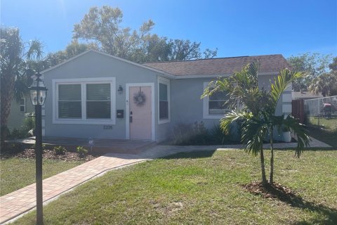 House in Saint Petersburg, Florida 3 bedrooms, 115.85 sq.m. № 1724590 - photo 28