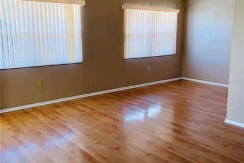 Condominio en alquiler en Sarasota, Florida, 2 dormitorios, 77.76 m2 № 1908378 - foto 3