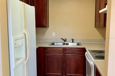 Condominio en alquiler en Sarasota, Florida, 2 dormitorios, 77.76 m2 № 1908378 - foto 5