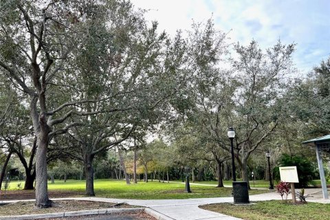 Condominio en alquiler en Sarasota, Florida, 2 dormitorios, 77.76 m2 № 1908378 - foto 13