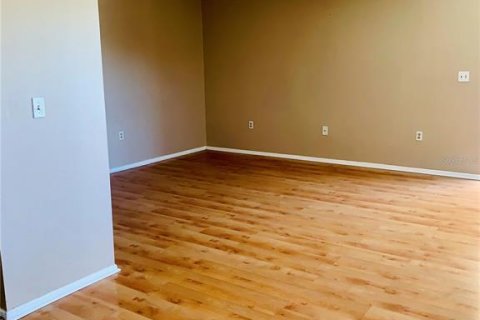 Condominio en alquiler en Sarasota, Florida, 2 dormitorios, 77.76 m2 № 1908378 - foto 4
