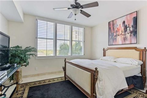 Condo in Fort Lauderdale, Florida, 2 bedrooms  № 1959599 - photo 8
