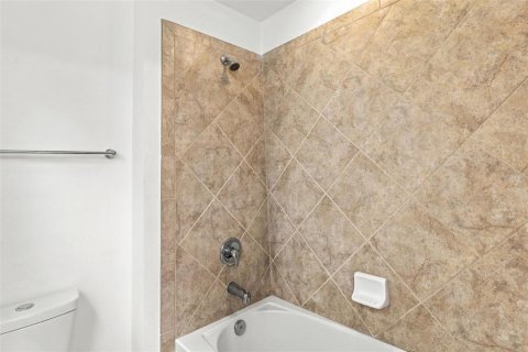 Villa ou maison à louer à Windermere, Floride: 3 chambres, 198.72 m2 № 2431641 - photo 30