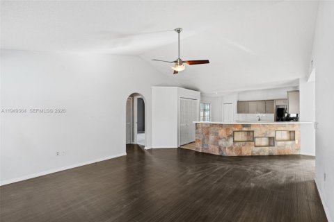 Villa ou maison à vendre à Palm Bay, Floride: 3 chambres, 150.32 m2 № 2007663 - photo 9