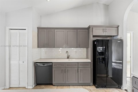 Villa ou maison à vendre à Palm Bay, Floride: 3 chambres, 150.32 m2 № 2007663 - photo 15