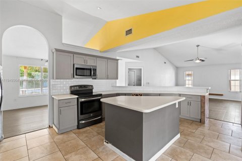 Villa ou maison à vendre à Palm Bay, Floride: 3 chambres, 150.32 m2 № 2007663 - photo 13