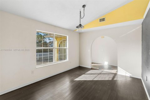 Villa ou maison à vendre à Palm Bay, Floride: 3 chambres, 150.32 m2 № 2007663 - photo 17