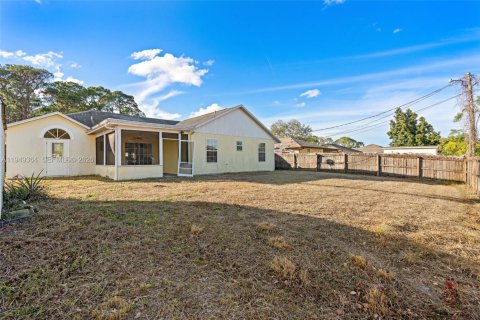 Villa ou maison à vendre à Palm Bay, Floride: 3 chambres, 150.32 m2 № 2007663 - photo 28
