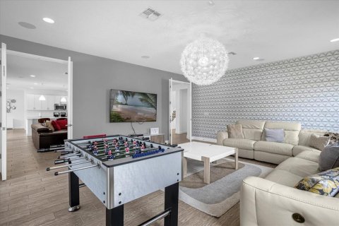 Casa en venta en Kissimmee, Florida, 7 dormitorios, 379.41 m2 № 1401843 - foto 29
