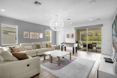 Casa en venta en Kissimmee, Florida, 7 dormitorios, 379.41 m2 № 1401843 - foto 23