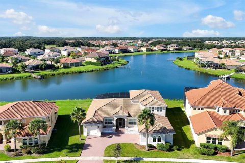 House in BELLALAGO in Kissimmee, Florida 5 bedrooms, 424.19 sq.m. № 2141556