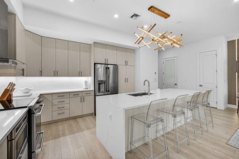 Townhouse in Jupiter, Florida 3 bedrooms, 218.88 sq.m. № 2251655 - photo 7
