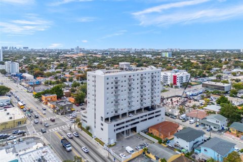 Condo in Miami, Florida, 2 bedrooms  № 2087183 - photo 2