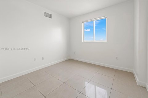 Condo in Miami, Florida, 2 bedrooms  № 2087183 - photo 5