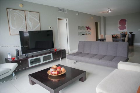 Condo in Hollywood, Florida, 1 bedroom  № 1768353 - photo 8