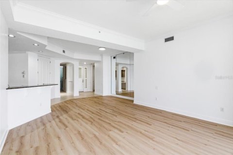 Condominio en venta en Lakewood Ranch, Florida, 2 dormitorios, 184.23 m2 № 2145569 - foto 19