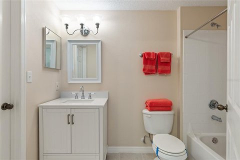 Condo in Gainesville, Florida, 2 bedrooms  № 1666181 - photo 19