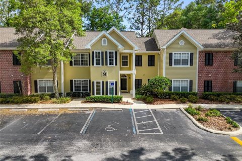 Condo in Gainesville, Florida, 2 bedrooms  № 1666181 - photo 1