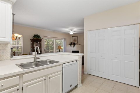 Condo in Gainesville, Florida, 2 bedrooms  № 1666181 - photo 16