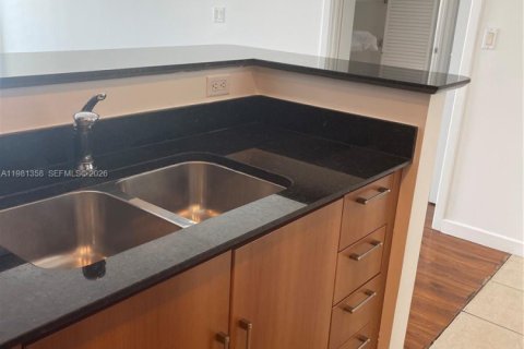 Купить кондоминиум в Майами, Флорида 1 спальня, 78.6м2, № 2043518 - фото 7