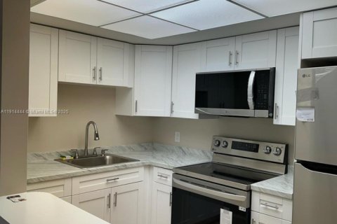 Copropriété à vendre à Lauderhill, Floride: 1 chambre, 77.39 m2 № 2082432 - photo 4