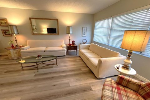 Copropriété à vendre à Belleair Bluffs, Floride: 1 chambre, 97.55 m2 № 2413951 - photo 12