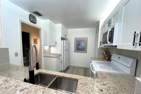Copropriété à vendre à Belleair Bluffs, Floride: 1 chambre, 97.55 m2 № 2413951 - photo 8