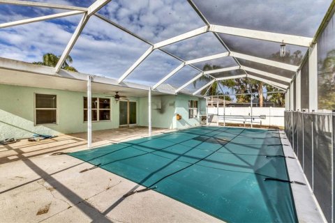 House in Parrish, Florida 4 bedrooms, 166.48 sq.m. № 2215840 - photo 27