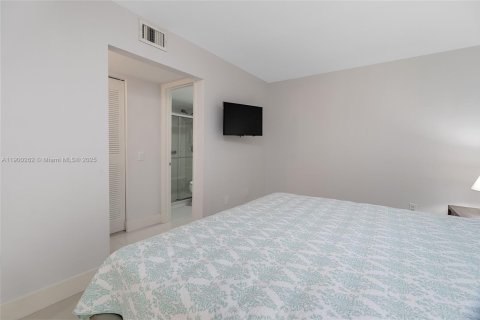 Condo in Miami, Florida, 2 bedrooms  № 1953685 - photo 21