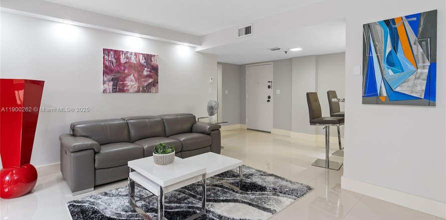 Condo in Miami, Florida, 2 bedrooms  № 1953685