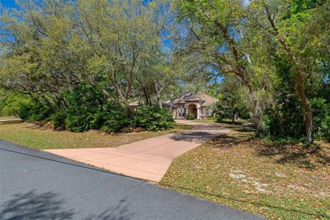 House in Beverly Hills, Florida 4 bedrooms, 289.58 sq.m. № 1733377 - photo 11
