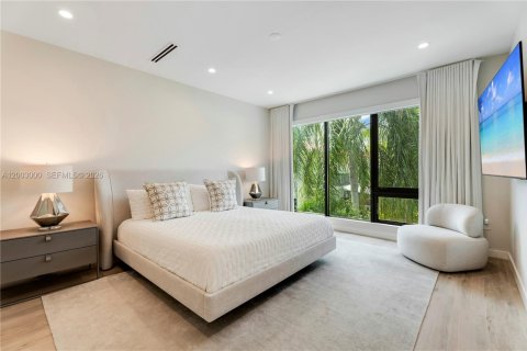 Townhouse in Miami, Florida 4 bedrooms, 269.6 sq.m. № 2066220 - photo 28