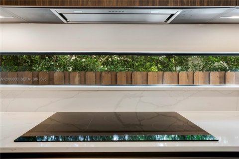 Townhouse in Miami, Florida 4 bedrooms, 269.6 sq.m. № 2066220 - photo 13