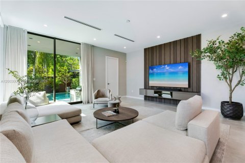 Townhouse in Miami, Florida 4 bedrooms, 269.6 sq.m. № 2066220 - photo 15