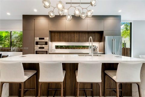 Townhouse in Miami, Florida 4 bedrooms, 269.6 sq.m. № 2066220 - photo 10