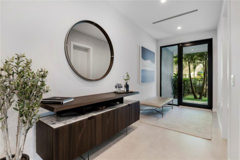 Townhouse in Miami, Florida 4 bedrooms, 269.6 sq.m. № 2066220 - photo 2